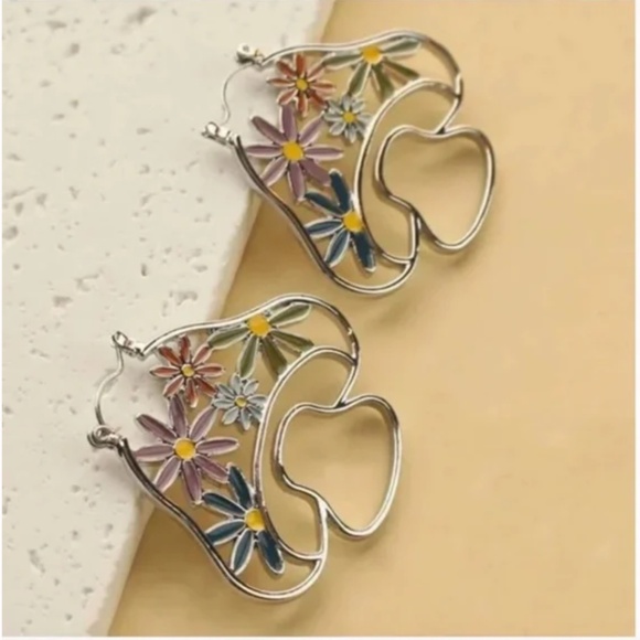 ❤️ FREE Mushroom Outline Plant Flower Floral Hippie Artsy Chic Hip Earrings - Picture 2 of 4